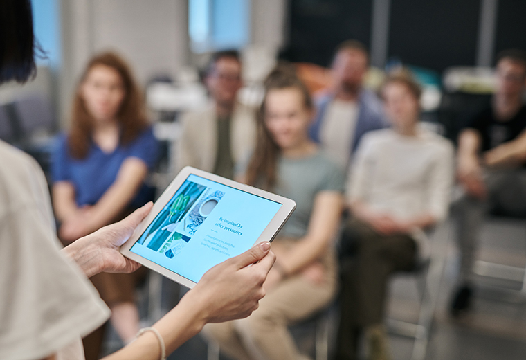 完善的培訓體系：崗前培訓 | 在職培訓 | 輪崗培訓